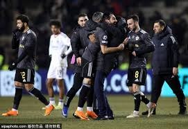 半场战报：弗赖堡2-0美因茨，格里福建功，库布勒破门